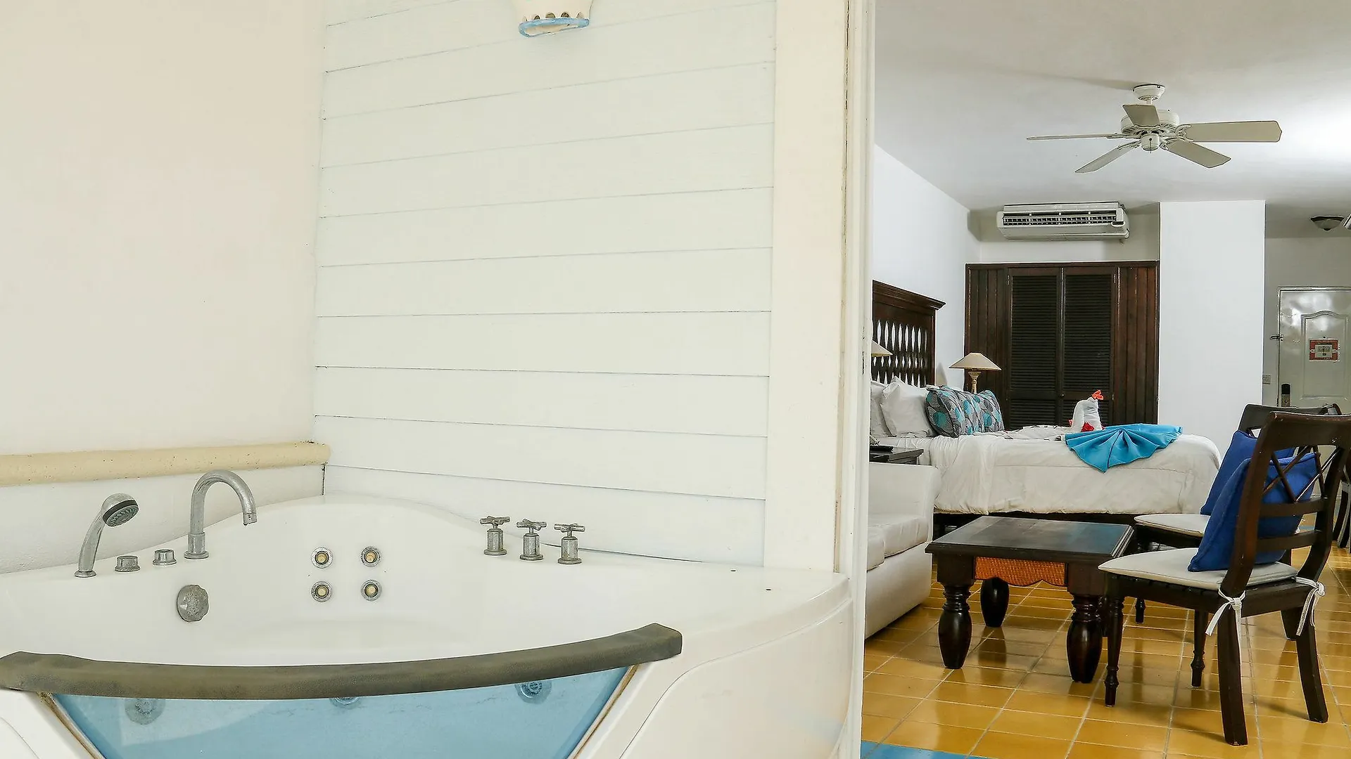 מלון Sosua Bay Beach Resort